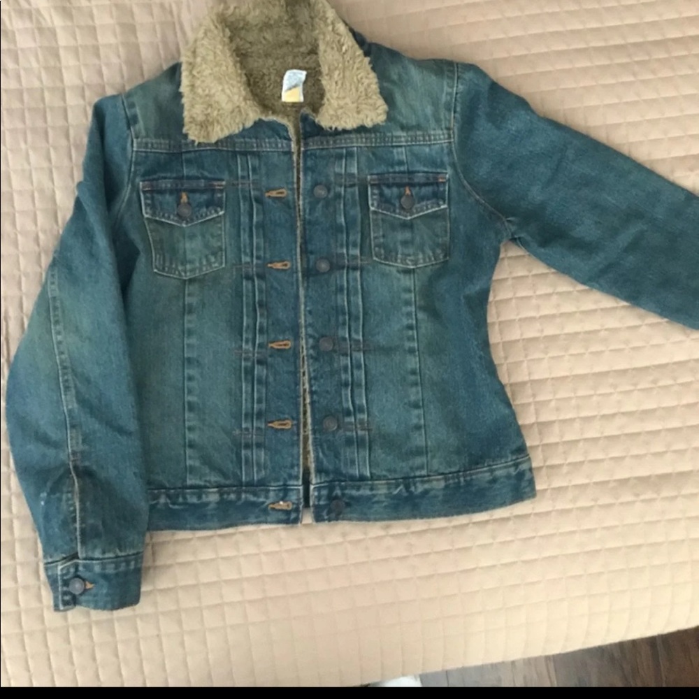Women’s GAP Denim Sherpa Jacket Fits